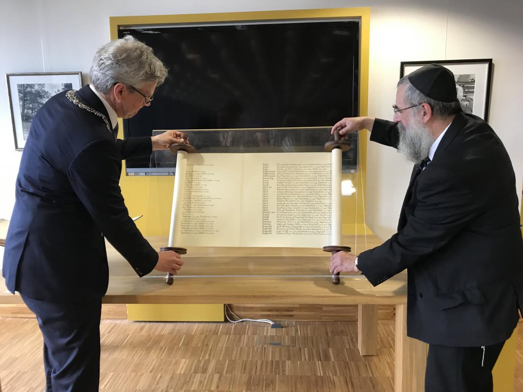 Burgemeester Bolsius en Rabbijn Evers Archief Eemland 2 mei 2019 2.jpg